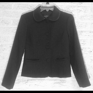 Lady’s suit with buttons